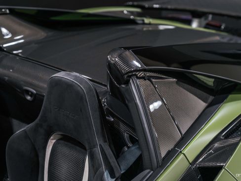 Used 2022 McLaren 765LT RWD image 41
