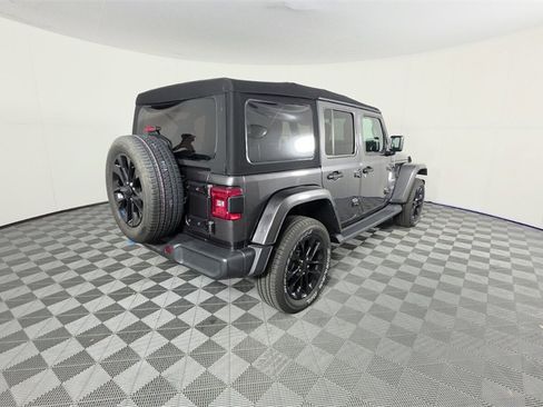 Used 2022 Jeep Wrangler Unlimited Sahara image 4