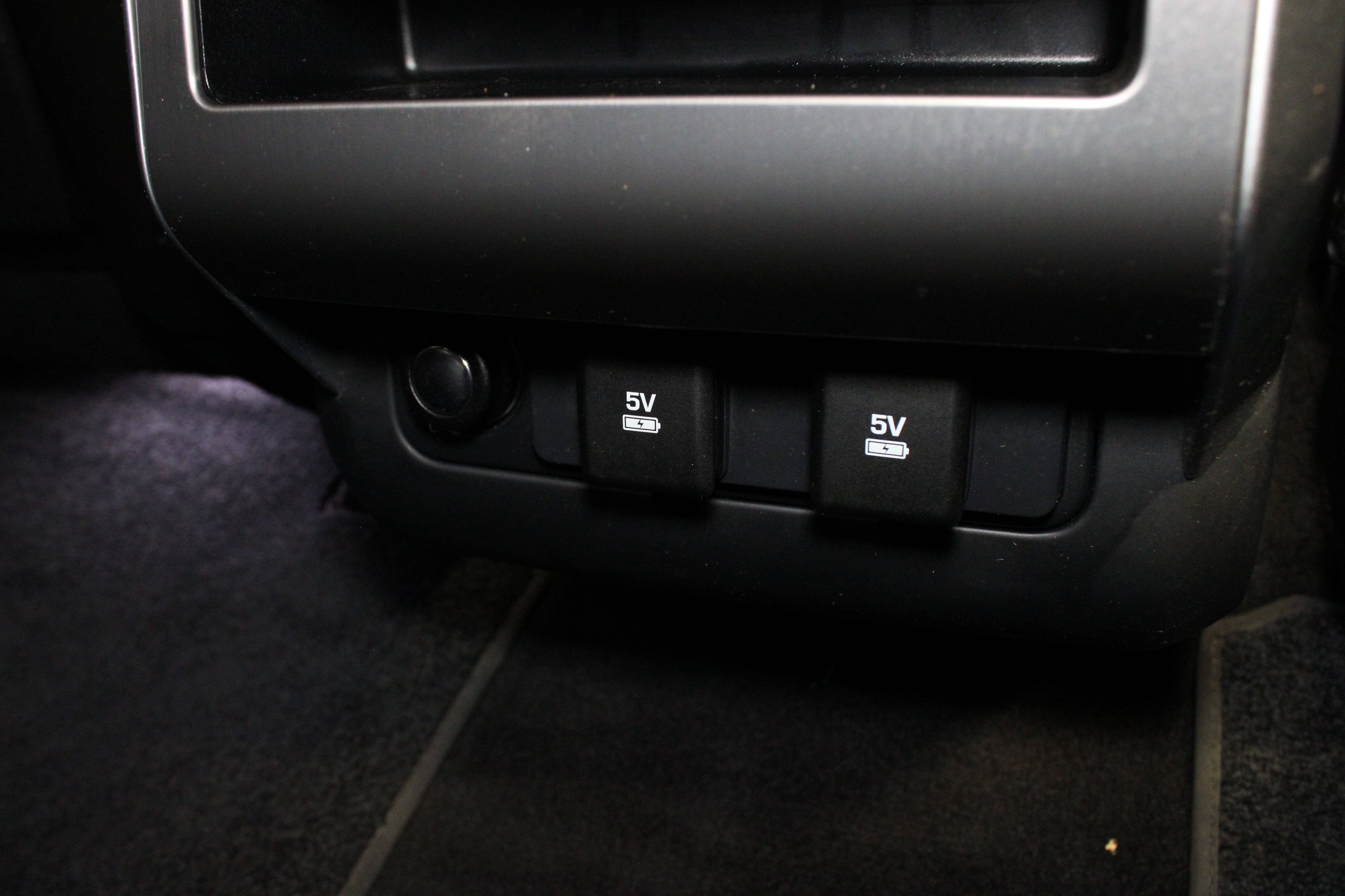 Used 2020 Land Rover Range Rover Sport SE AWD/4WD image 16