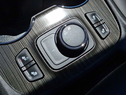 Used 2021 GMC Acadia SLT w/ Elevation Edition FWD image 18