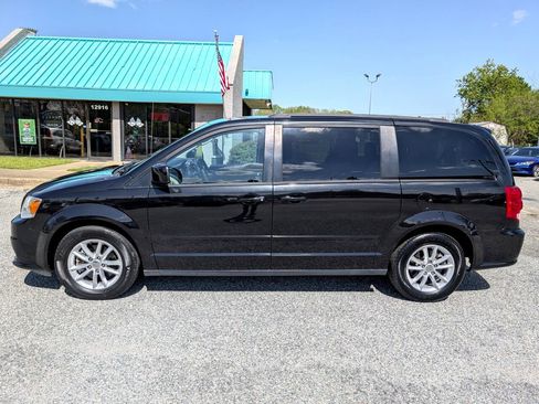 Used 2015 Dodge Grand Caravan SXT image 2
