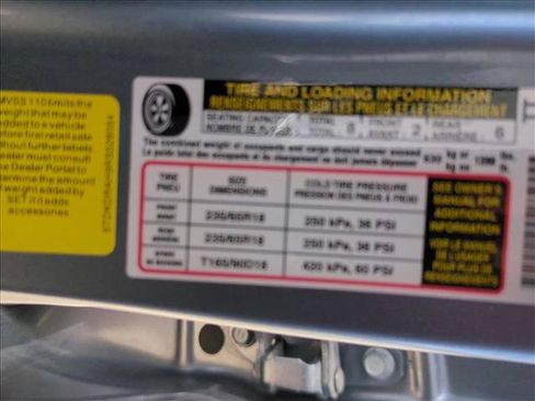 Used 2024 Toyota Highlander XLE FWD image 14