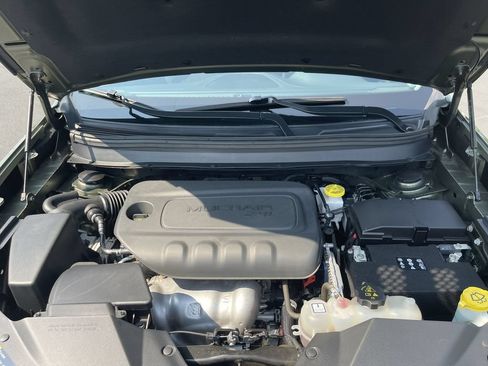 Used 2021 Jeep Cherokee Latitude FWD image 27