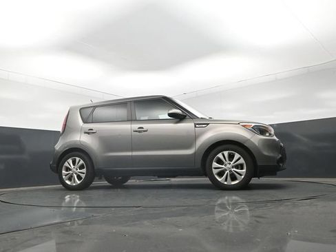 Used 2016 Kia Soul + w/ Audio Package FWD image 28