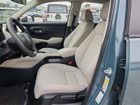 Used 2025 Honda HR-V LX image 8
