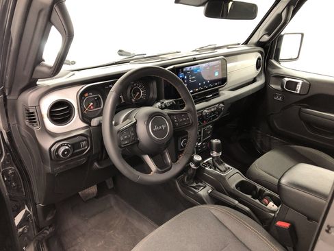 Used 2024 Jeep Wrangler Unlimited Sport AWD/4WD image 10