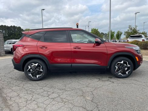 New 2026 Kia Seltos S FWD image 9