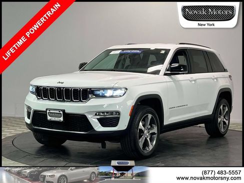 Used 2023 Jeep Grand Cherokee Limited w/ Luxury Tech Group II AWD/4WD image 4