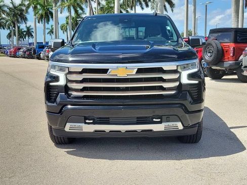 Used 2022 Chevrolet Silverado 1500 High Country RWD image 2
