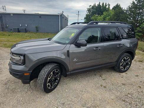 Used 2023 Ford Bronco Sport Outer Banks w/ Tech Package AWD/4WD image 8