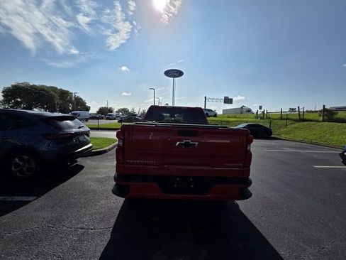 Used 2022 Chevrolet Silverado 1500 Custom w/ Safety Confidence Package AWD/4WD image 6