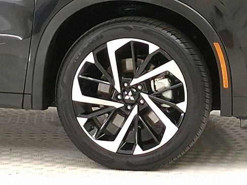 Used 2024 Mitsubishi Outlander SE image 10