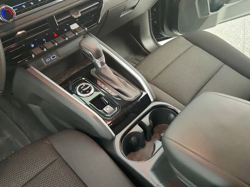 Used 2024 Chevrolet Colorado LT w/ LT Convenience Package image 33