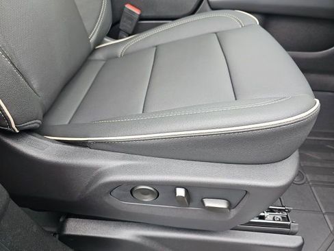 New 2026 Chevrolet Suburban Premier w/ Sun And Tow Package image 38