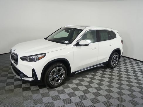 Used 2025 BMW X1 xDrive28i w/ Convenience Package image 8