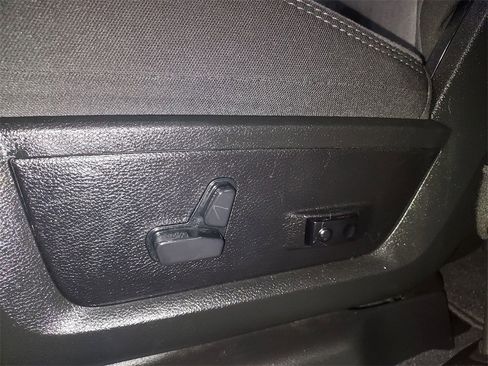 Used 2024 RAM 2500 Big Horn w/ Bed Utility Group image 18