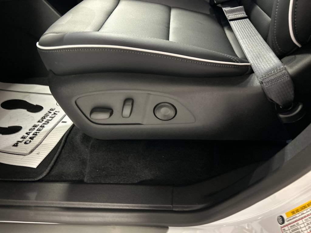 New 2027 Buick Enclave Sport Touring w/ Power Package AWD/4WD image 11