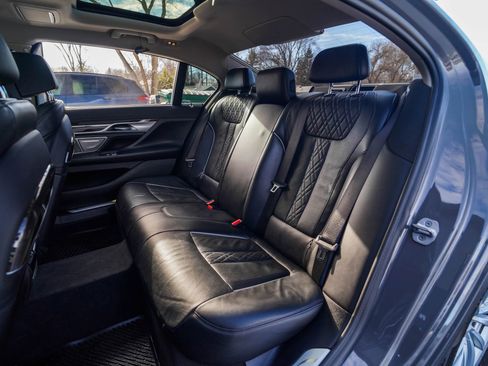 Used 2022 BMW 740i xDrive w/ Premium Package AWD/4WD image 29