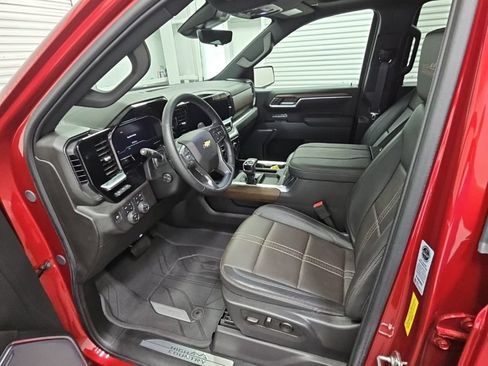 Used 2025 Chevrolet Silverado 1500 High Country AWD/4WD image 11