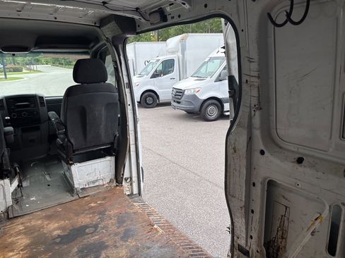 Used 2016 Mercedes-Benz Sprinter 2500 image 25