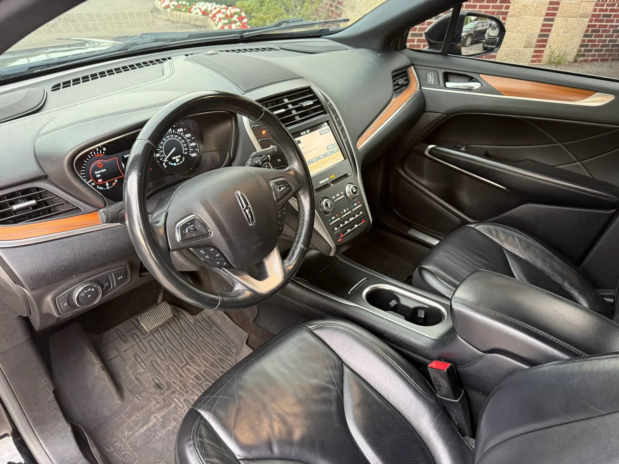 Used 2019 Lincoln MKC Select w/ MKC Climate Package FWD image 15