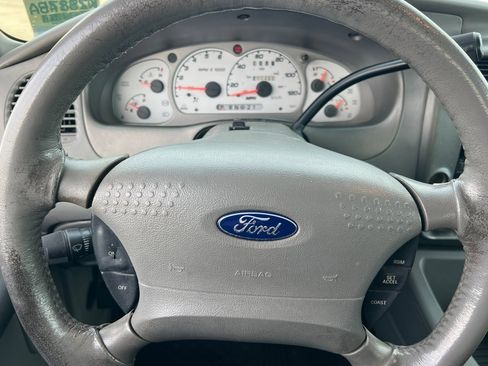Used 2003 Ford Explorer Sport Trac XLT image 17