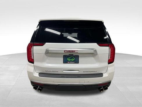 Certified 2021 GMC Yukon Denali w/ Denali Premium Package AWD/4WD image 8