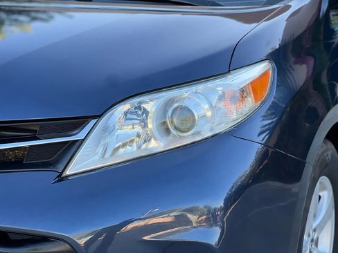 Used 2019 Toyota Sienna LE image 16