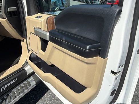 Used 2016 Ford F150 Lariat image 16