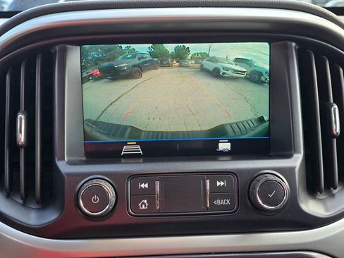 Used 2021 Chevrolet Colorado LT w/ Safety Package AWD/4WD image 17