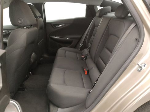 Used 2025 Chevrolet Malibu LS FWD image 18