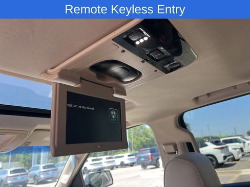 Used 2017 GMC Yukon XL Denali w/ Open Road Package RWD image 11