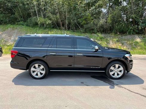 Used 2024 Ford Expedition Max Platinum AWD/4WD image 2