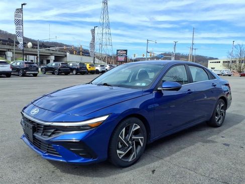 Used 2024 Hyundai Elantra Limited FWD image 4