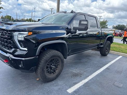 Used 2024 Chevrolet Silverado 2500 ZR2 w/ Technology Package AWD/4WD image 1