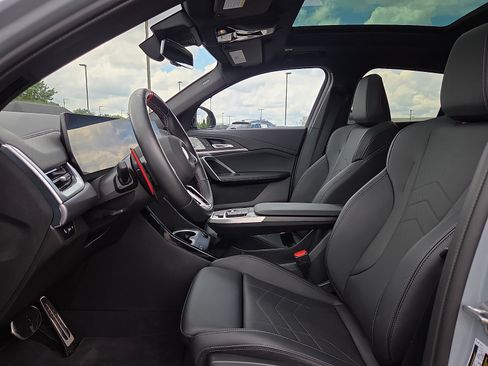 Used 2025 BMW X2 M35i AWD/4WD image 15