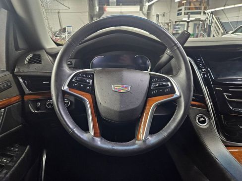 Used 2018 Cadillac Escalade Premium Luxury image 15