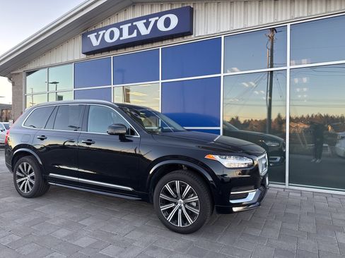 Used 2025 Volvo XC90 B6 Plus image 1