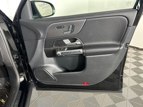 Certified 2022 Mercedes-Benz GLB 250 w/ Premium Package Lite image 15