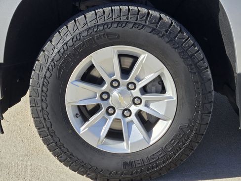 Used 2021 Chevrolet Silverado 1500 LT image 13