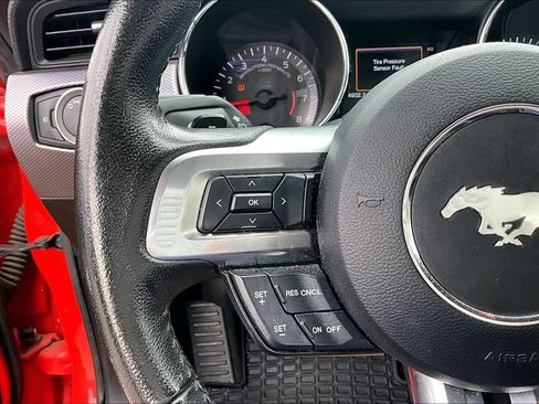 Used 2015 Ford Mustang Coupe RWD image 12