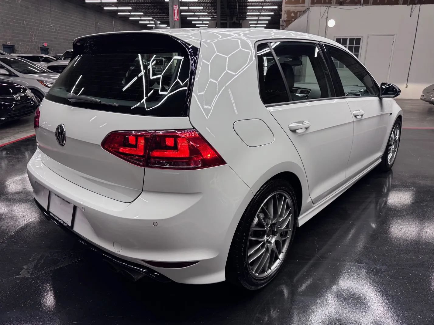 Used 2017 Volkswagen Golf 4-Door AWD/4WD image 3