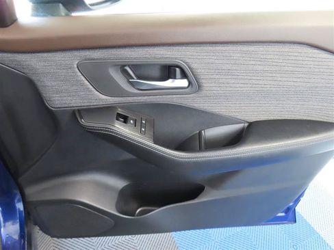 Used 2023 Nissan Rogue SV AWD/4WD image 34
