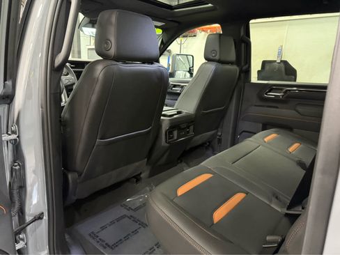 Used 2024 GMC Sierra 2500 AT4 w/ AT4 Premium Plus Package AWD/4WD image 19