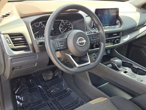 Used 2022 Nissan Rogue S FWD image 18