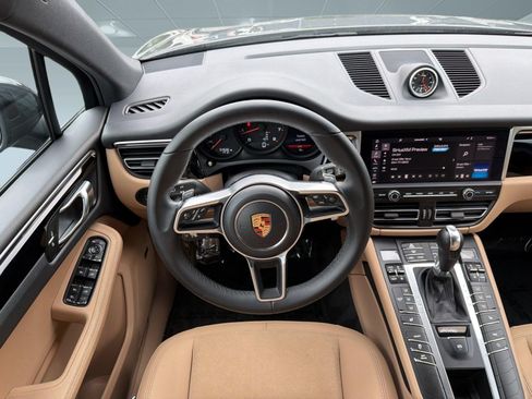 Used 2019 Porsche Macan AWD/4WD image 30