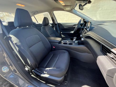 Used 2025 Nissan Altima 2.5 SV image 36