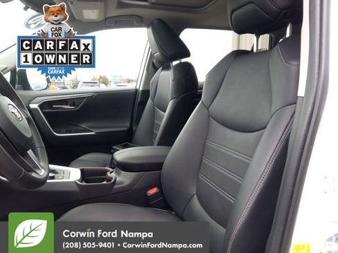 Used 2020 Toyota RAV4 Limited image 23