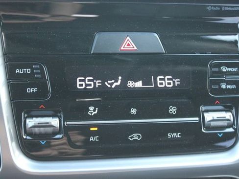 Certified 2023 Kia Sorento S AWD/4WD image 9