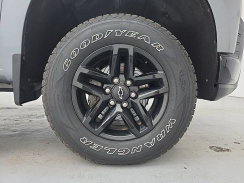 Used 2021 Chevrolet Silverado 1500 LT Trail Boss w/ LPO, Dark Essentials Package AWD/4WD image 13